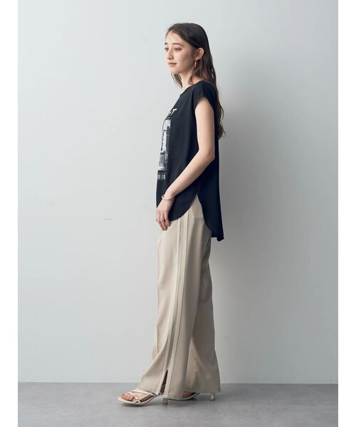 YECCA VECCA(イェッカヴェッカ)の「サイドラインストレートパンツ(その他パンツ・レディース・モカ/ベージュ・M/S)」の4枚目の写真