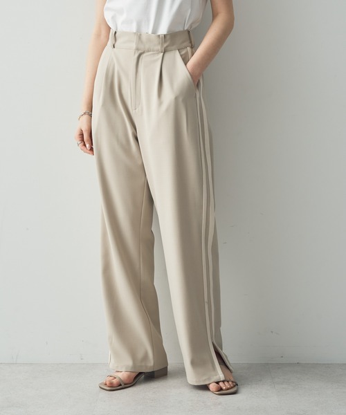YECCA VECCA(イェッカヴェッカ)の「サイドラインストレートパンツ(その他パンツ・レディース・モカ/ベージュ・M/S)」の2枚目の写真
