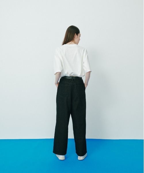 KACCO(カッコ)の「《ユニセックスアイテム》LOOSE BAGGY DENIM / ルーズバギーデニム(デニムパンツ・メンズ・ホワイト/ブラック/ブルー・LARGE/MEDIUM/SMALL)」の10枚目の写真