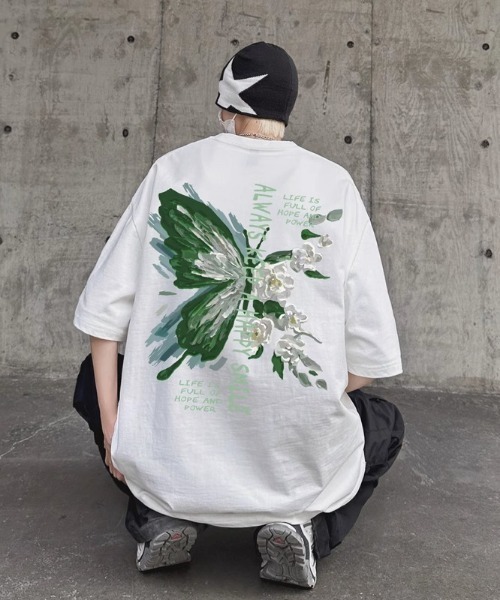 MGV(エムジーヴィー)の「Street Butterfly Back Print T-shirt(Tシャツ/カットソー・メンズ・ホワイト/アイボリー/ブラウン/ブラック/グリーン/レッド・MEDIUM/LARGE/X-LARGE)」の2枚目の写真
