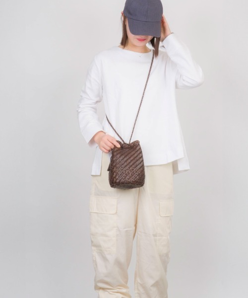 Dragon Diffusion（ドラゴンディフュージョン）の「【DRAGON DIFFUSION/ドラゴンディフュージョン】メッシュ レザー 巾着バッグ ショルダーバッグ（ショルダーバッグ・レディース・ホワイト/ダークグリーン/ダークブラウン/ブラウン/ベージュ/ブラック/カーキ・FREE）」の19枚目の写真