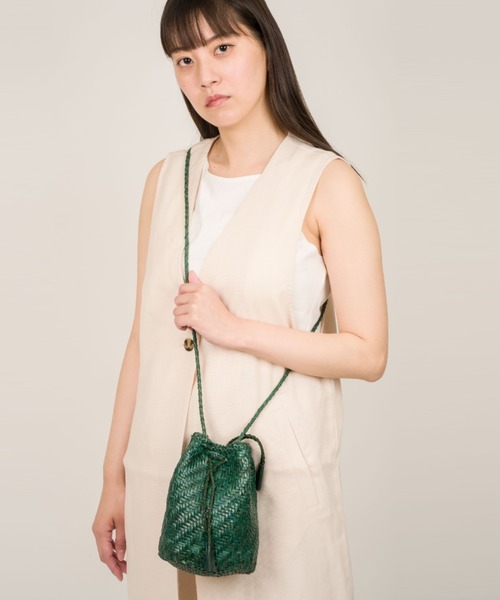 Dragon Diffusion（ドラゴンディフュージョン）の「【DRAGON DIFFUSION/ドラゴンディフュージョン】メッシュ レザー 巾着バッグ ショルダーバッグ（ショルダーバッグ・レディース・ホワイト/ダークグリーン/ダークブラウン/ブラウン/ベージュ/ブラック/カーキ・FREE）」の16枚目の写真