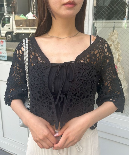 INGNI(イング)の「かぎ針2Wayトップス(カーディガン/ボレロ・レディース・オフホワイト/ブラック・M)」の18枚目の写真
