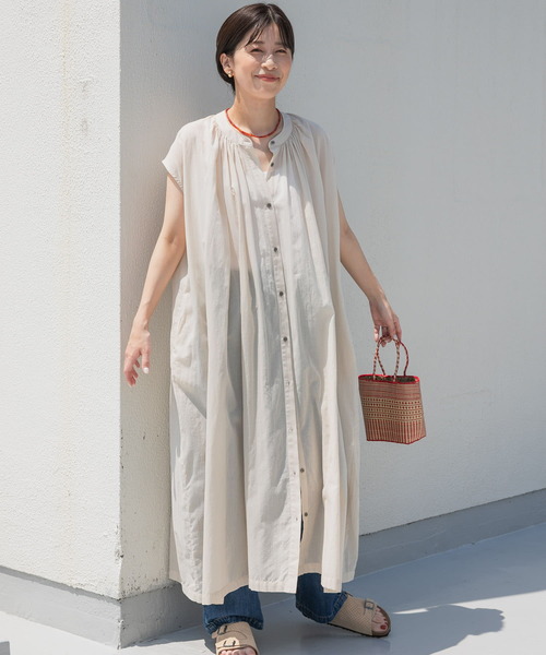 URBAN RESEARCH DOORS(アーバンリサーチドアーズ)の「コットンボイルギャザーフレンチワンピース(ワンピース・レディース・ライトベージュ/ネイビー/パープル/グリーン・MEDIUM)」の11枚目の写真