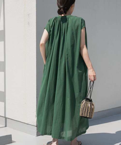 URBAN RESEARCH DOORS(アーバンリサーチドアーズ)の「コットンボイルギャザーフレンチワンピース(ワンピース・レディース・ライトベージュ/ネイビー/パープル/グリーン・MEDIUM)」の22枚目の写真