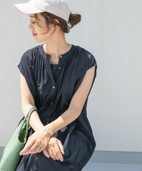 URBAN RESEARCH DOORS(アーバンリサーチドアーズ)の「コットンボイルギャザーフレンチワンピース(ワンピース・レディース・ライトベージュ/ネイビー/パープル/グリーン・MEDIUM)」の6枚目の写真