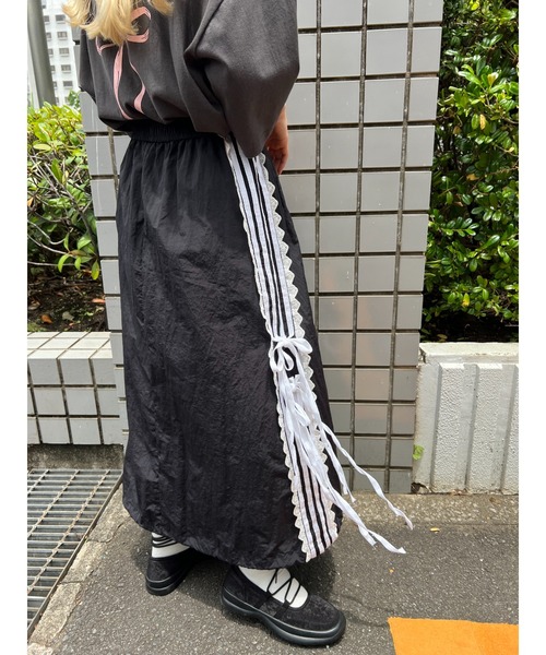 WC(ダブル シー)の「リボンラインナイロンロングスカート(スカート・レディース・ブラック/ホワイト・FREE)」の11枚目の写真