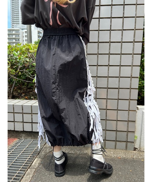 WC(ダブル シー)の「リボンラインナイロンロングスカート(スカート・レディース・ブラック/ホワイト・FREE)」の16枚目の写真