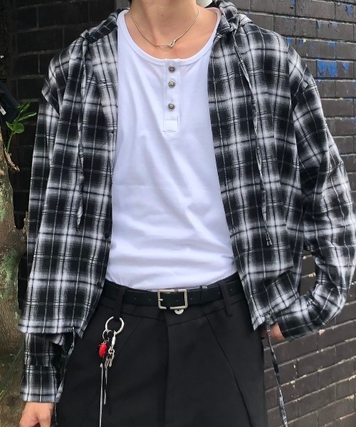 Chikashitsu +(チカシツプラス)の「【Chikashitsu +】blend check cropped hooded shirt(シャツ/ブラウス・メンズ・ブラック/ホワイト・ONE SIZE)」の8枚目の写真