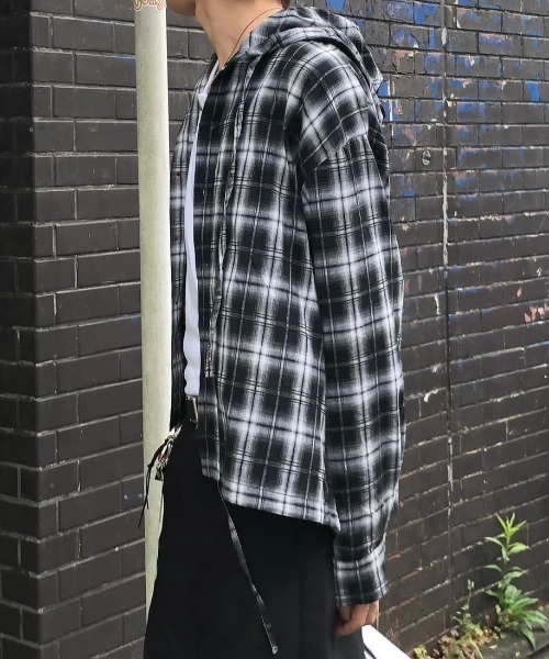 Chikashitsu +(チカシツプラス)の「【Chikashitsu +】blend check cropped hooded shirt(シャツ/ブラウス・メンズ・ブラック/ホワイト・ONE SIZE)」の9枚目の写真