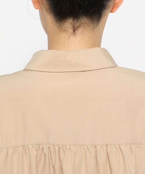 mysty woman(ミスティウーマン)の「バルーンスリーブシャツ 143236(シャツ/ブラウス・レディース・ブラック/オフホワイト/ベージュ・FREE)」の5枚目の写真