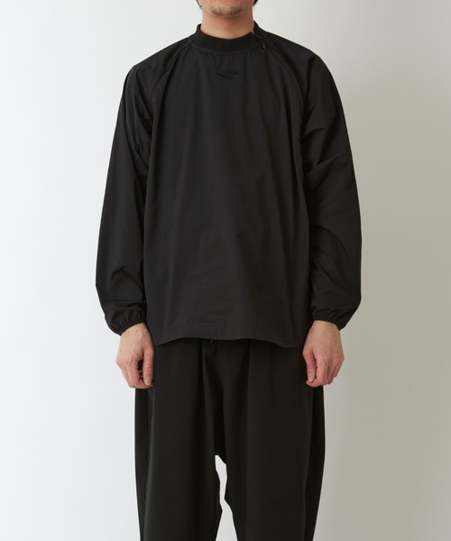 WHITE MOUNTAINEERING(ホワイトマウンテニアリング)の「WM×UMBRO PULLOVER(その他トップス・メンズ・ネイビー/ブラック・L/M)」の3枚目の写真