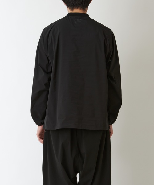 WHITE MOUNTAINEERING(ホワイトマウンテニアリング)の「WM×UMBRO PULLOVER(その他トップス・メンズ・ネイビー/ブラック・L/M)」の4枚目の写真