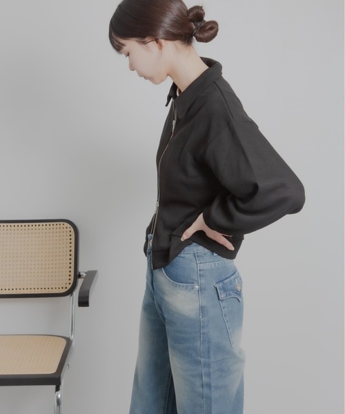 HALEY PESCA(ヘーリーペスカ)の「HALEY PESCA/襟付きショート丈 ジップ ジャケット(カーディガン/ボレロ・レディース・グレー/ブラック/ホワイト・LARGE/X-LARGE/MEDIUM)」の13枚目の写真