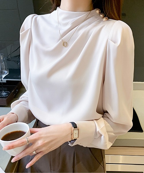 AMAJI(アマジ)の「スタンドカラーアシメドレープブラウス(シャツ/ブラウス・レディース・ホワイト/ブルー/ライトグリーン/ライトピンク/ライトベージュ・MEDIUM/LARGE)」の18枚目の写真