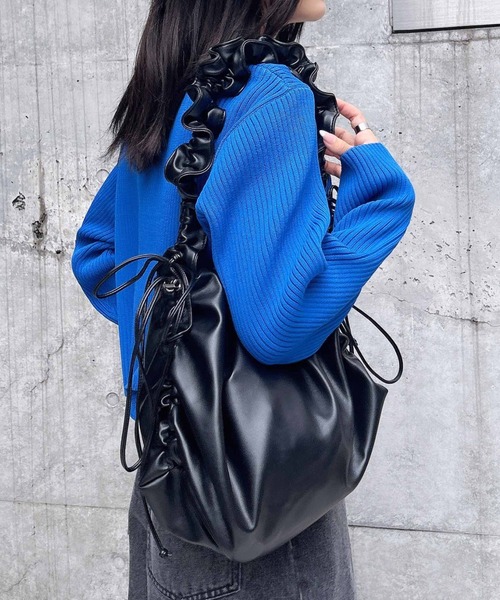 INGNI(イング)の「ギャザーショルダーバッグ(ショルダーバッグ・レディース・ブラック/ブラウン/オフホワイト/シルバー・ONE SIZE)」の3枚目の写真