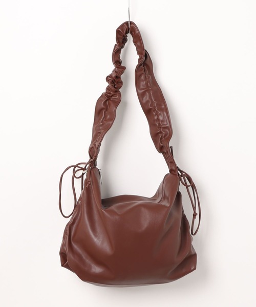 INGNI(イング)の「ギャザーショルダーバッグ(ショルダーバッグ・レディース・ブラック/ブラウン/オフホワイト/シルバー・ONE SIZE)」の22枚目の写真