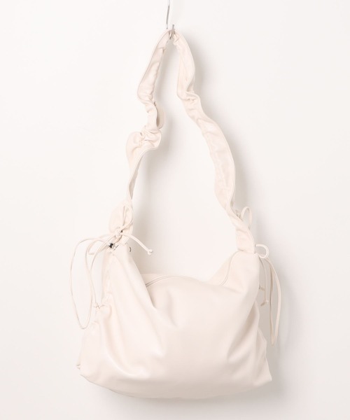 INGNI(イング)の「ギャザーショルダーバッグ(ショルダーバッグ・レディース・ブラック/ブラウン/オフホワイト/シルバー・ONE SIZE)」の20枚目の写真