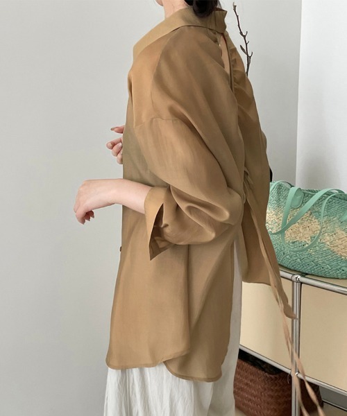 Doux Belle（ドゥーベル）の「バックストリングシアーシャツ（シャツ/ブラウス・レディース・ライトブラウン/グリーン/ベージュ・MEDIUM/LARGE）」の12枚目の写真
