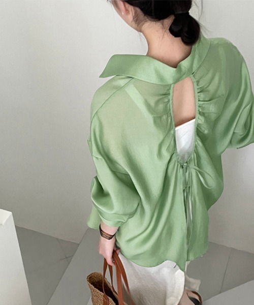 Doux Belle（ドゥーベル）の「バックストリングシアーシャツ（シャツ/ブラウス・レディース・ライトブラウン/グリーン/ベージュ・MEDIUM/LARGE）」の19枚目の写真