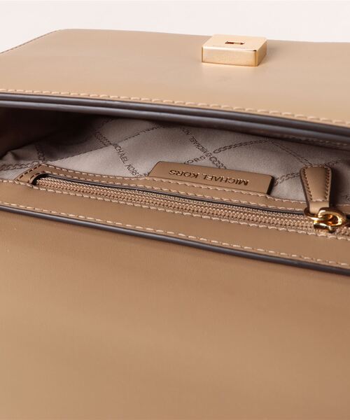 MICHAEL KORS(マイケルコース)の「DELANCEY トップハンドル チェーン サッチェル ミディアム(ハンドバッグ・レディース・ブラウン系その他・FREE)」の2枚目の写真