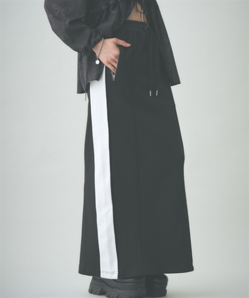 TTOL（トール）の「サイドラインリラックススカート（スカート・レディース・ベージュ/ブラック・M-L/L-XL）」の11枚目の写真