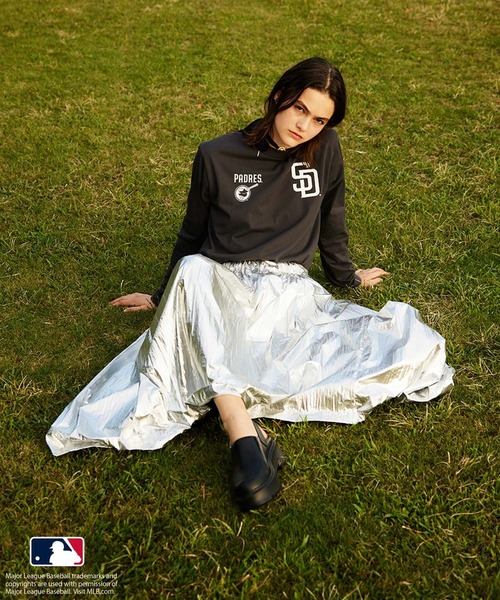 ADAM ET ROPE'(アダムエロペ)の「【MLB COLLECTION BY JUN】ロゴロングスリーブT シャツ(Tシャツ/カットソー・レディース・ホワイト系その他2/ベージュ系その他/スミクロ・FREE)」の9枚目の写真
