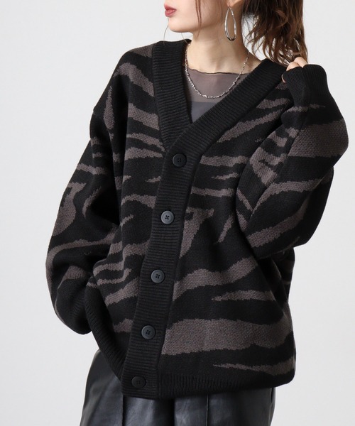 FUNALIVE（ファンアライブ）の「WS select 総柄オーバーサイズカーディガン（カーディガン/ボレロ・メンズ・ブラック/ホワイト系2/ダークブラック/ホワイト系3/ブルー系2/ブルー系1/ブルー系3/ブラック×ホワイト/ホワイト系4/ホワイト系1/ベージュ/グレー系2/ブルー系4/ベージュ系1/グレー系1/ベージュ系2・L/M）」の17枚目の写真