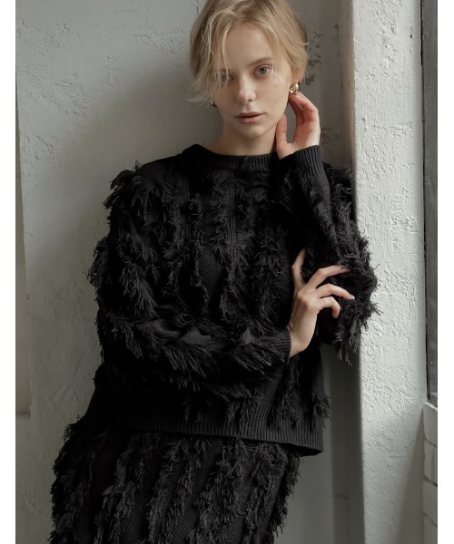Re:EDIT（リエディ）の「[2024-25 WINTER COLLECTION]クルーネックフリンジニットトップス（ニット/セーター・レディース・ブラック/アイボリー/モカ・MEDIUM/LARGE）」の2枚目の写真