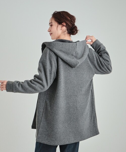 SHOO・LA・RUE(シューラルー)の「◆【裏地あったか】体型カバーしながらすっきり見えも叶う フーディコーディガン(カーディガン/ボレロ・レディース・チャコールグレー/ブラウン系/ブラック・04/03/02/01)」の5枚目の写真