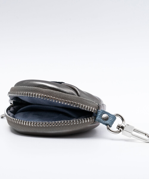 FREAK'S STORE（フリークスストア）の「SMAST/スマスト SMAST CIRCLE POUCH（ポーチ・メンズ・グレー/ブルー/ピンク/レンガ・ONE SIZE）」の15枚目の写真