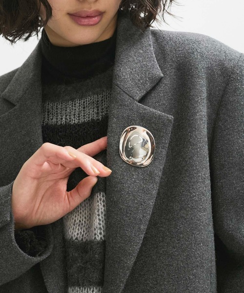 ADAM ET ROPE'（アダムエロペ）の「オーバルブローチ（ブローチ/コサージュ・レディース・シルバー/ゴールド・FREE）」の2枚目の写真