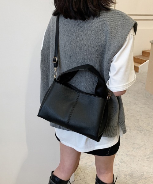 Teem Store（チームストア）の「【2WAY】ラウンドワンハンドルバッグ ショルダーバッグ（ショルダーバッグ・レディース・ブラック/ホワイト/ベージュ・F）」の13枚目の写真