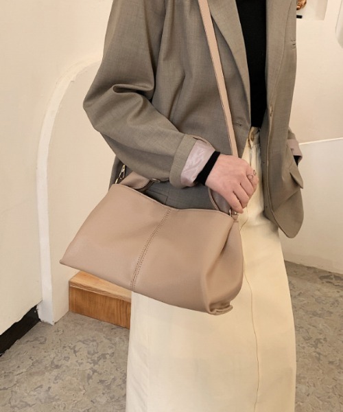 Teem Store（チームストア）の「【2WAY】ラウンドワンハンドルバッグ ショルダーバッグ（ショルダーバッグ・レディース・ブラック/ホワイト/ベージュ・F）」の17枚目の写真