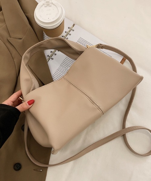 Teem Store（チームストア）の「【2WAY】ラウンドワンハンドルバッグ ショルダーバッグ（ショルダーバッグ・レディース・ブラック/ホワイト/ベージュ・F）」の22枚目の写真