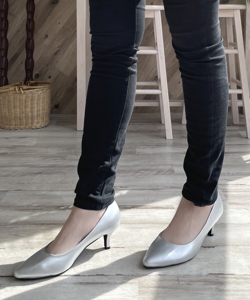 LUGG NAGG(ラグナグ)の「【addottona】6㎝ポインテッドパンプス(パンプス・レディース・ブラック/ブラック系その他/ブラック系その他2/ガンメタ/シルバー・LL/L/M/S)」の2枚目の写真