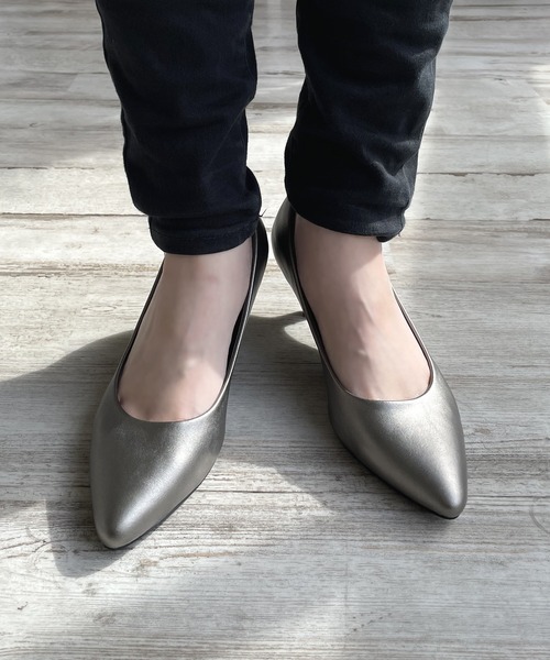 LUGG NAGG(ラグナグ)の「【addottona】6㎝ポインテッドパンプス(パンプス・レディース・ブラック/ブラック系その他/ブラック系その他2/ガンメタ/シルバー・LL/L/M/S)」の5枚目の写真