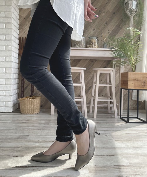 LUGG NAGG(ラグナグ)の「【addottona】6㎝ポインテッドパンプス(パンプス・レディース・ブラック/ブラック系その他/ブラック系その他2/ガンメタ/シルバー・LL/L/M/S)」の19枚目の写真
