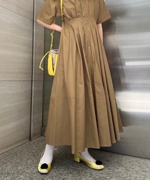 Ray BEAMS（レイビームス）の「タック ウエスト シャツ ワンピース（ワンピース・レディース・ブラック/ダークブラウン・0/1）」の20枚目の写真