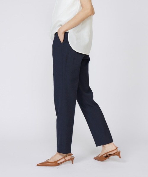 INED（イネド）の「シェルタリングドライ 美脚テーパードパンツ（その他パンツ・レディース・ネイビー/ベージュ/ブルー/オフホワイト・7号/11号/9号）」の4枚目の写真