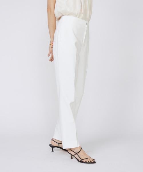 INED（イネド）の「シェルタリングドライ 美脚テーパードパンツ（その他パンツ・レディース・ネイビー/ベージュ/ブルー/オフホワイト・7号/11号/9号）」の2枚目の写真