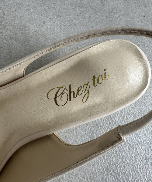 Chez toi(シェトワ)の「スクエアプレートミュール(パンプス・レディース・ブラック/ベージュ/シルバー・SMALL/MEDIUM/LARGE)」の11枚目の写真