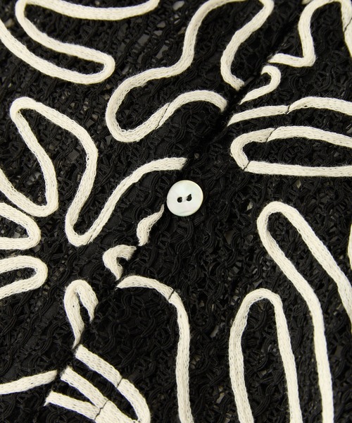 ROSE BUD（ローズバッド）の「【WEB・一部店舗限定】CORDING EMBROIDERY SHIRT（シャツ/ブラウス・レディース・ブラック/ホワイト/グリーン・ONE SIZE）」の6枚目の写真