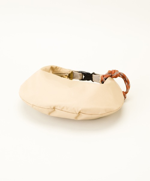 LE VERNIS（ル・ベルニ）の「LE VERNIS(ル・ベルニ)Paracord moon bag S (Nylon)（ショルダーバッグ・レディース・ブラウン/ネイビー/ベージュ/ブラック・FREE）」の18枚目の写真