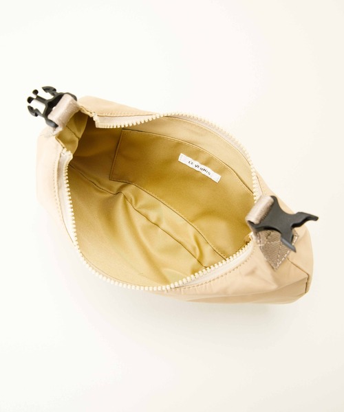 LE VERNIS（ル・ベルニ）の「LE VERNIS(ル・ベルニ)Paracord moon bag S (Nylon)（ショルダーバッグ・レディース・ブラウン/ネイビー/ベージュ/ブラック・FREE）」の19枚目の写真