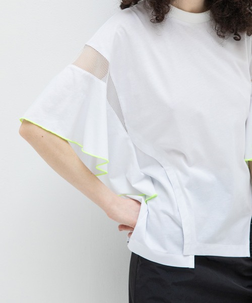 AULA AILA（アウラアイラ）の「ラッフルスリーブTシャツ（Tシャツ/カットソー・レディース・ブラック/オフホワイト/レッド・0）」の6枚目の写真