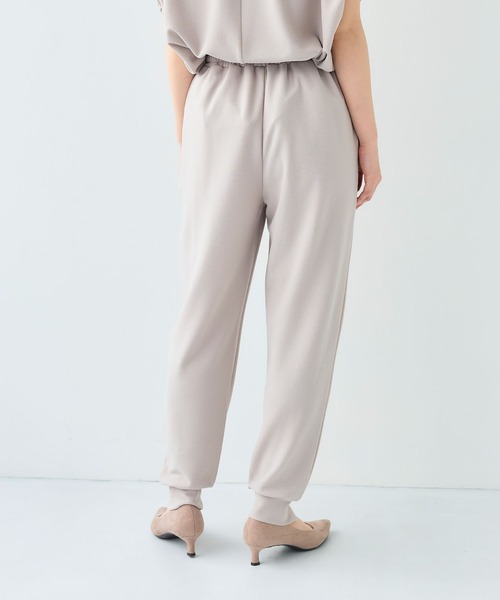 CROSS FUNCTION（クロスファンクション）の「《シワになりにくい》【セットアップ】カットジョーゼット前スリットジョガーパンツ【CF/クロスファンクション】（その他パンツ・レディース・ライトグレー/ブラック・LL/L/M）」の14枚目の写真