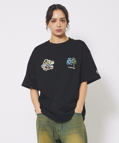 ABAHOUSE(アバハウス)の「【YOIDORE/ヨイドレ 】スーベニアTシャツ/ 酒愛好家/ユニセックス(Tシャツ/カットソー・メンズ・ホワイト系その他/ブラック系その他2/ブラック系その他3/ホワイト系その他2/ホワイト系その他3/ブラック系その他/ライトブルー/ネイビー・M/L)」の6枚目の写真