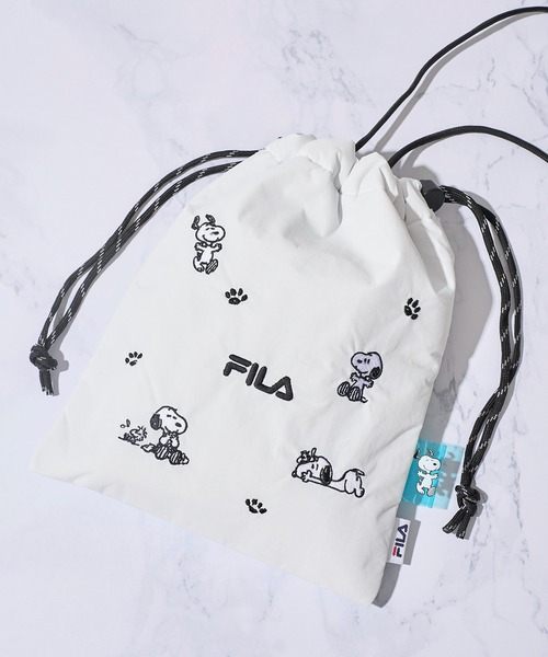 FILA(フィラ)の「【FILA フィラ × PEANUTS】フロント刺繍 ドローストリングミニショルダーバッグ(ショルダーバッグ・レディース・ホワイト/ブラック/シルバー・FREE)」の2枚目の写真