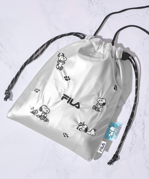 FILA(フィラ)の「【FILA フィラ × PEANUTS】フロント刺繍 ドローストリングミニショルダーバッグ(ショルダーバッグ・レディース・ホワイト/ブラック/シルバー・FREE)」の3枚目の写真